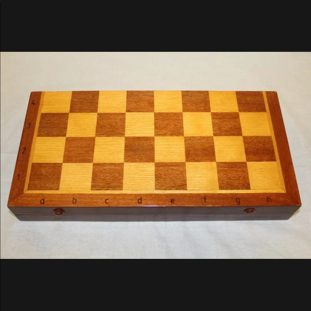 Baltic Sea Amber Vintage Chess Gift Set - Picture 10 of 11